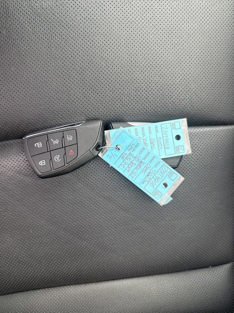 Used 2023 GMC Yukon SLT w/ SLT Premium Package image 37