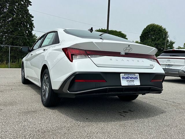 New 2026 Hyundai Elantra Hybrid FWD image 3