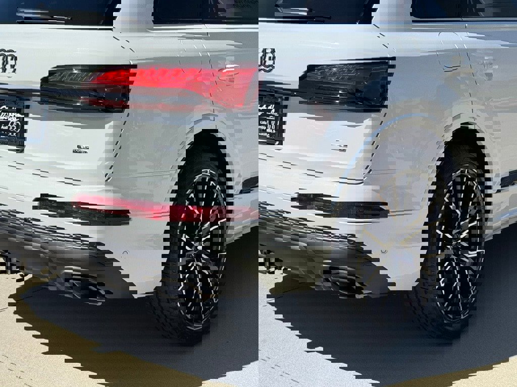 New 2025 Audi Q7 3.0T Prestige image 15