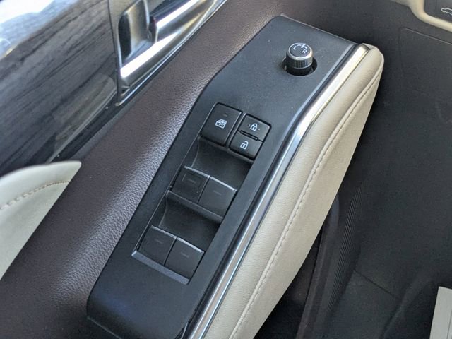 Used 2020 Toyota Highlander Limited image 22