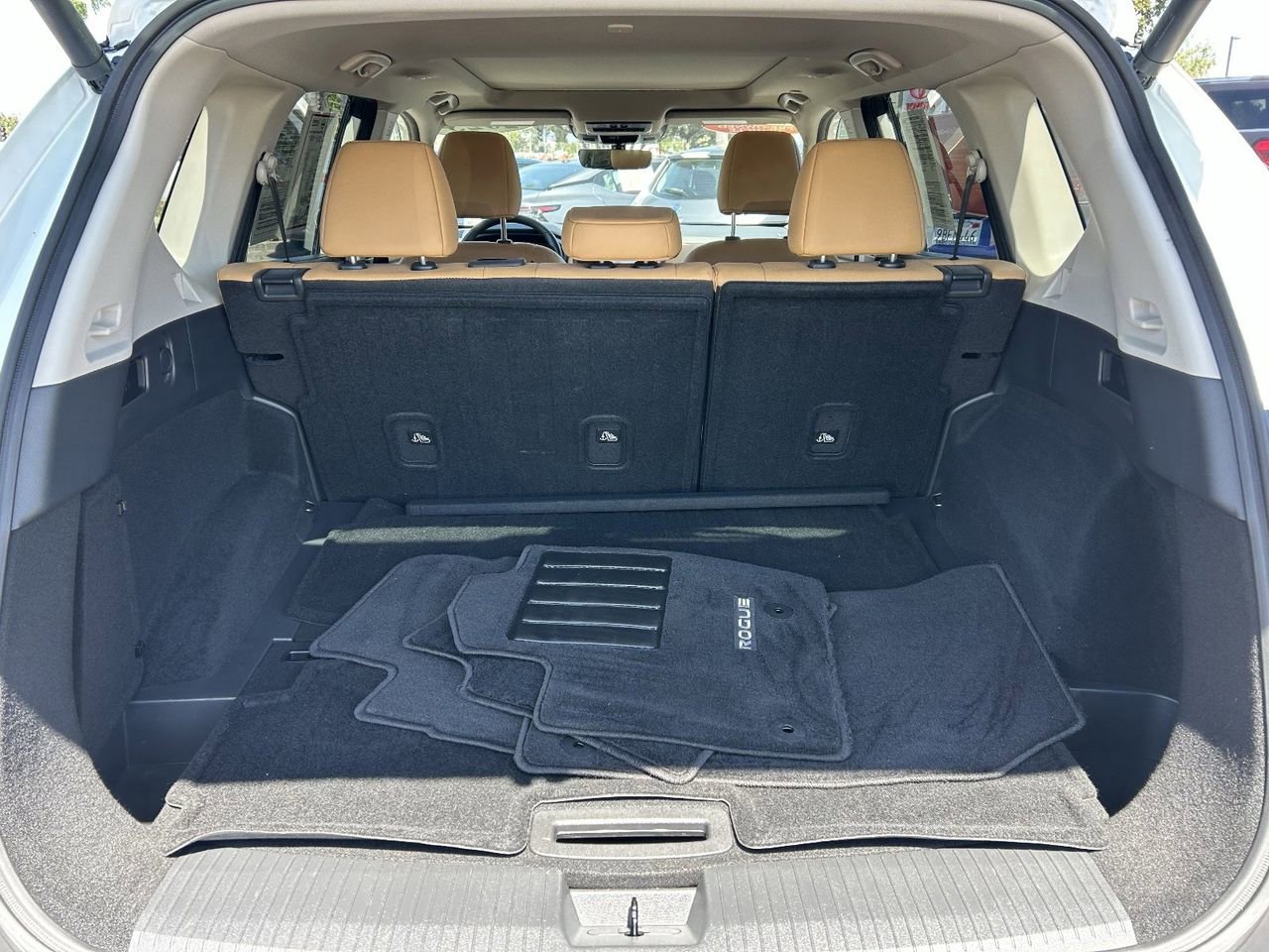 Certified 2023 Nissan Rogue Platinum w/ Platinum Premium Package image 13