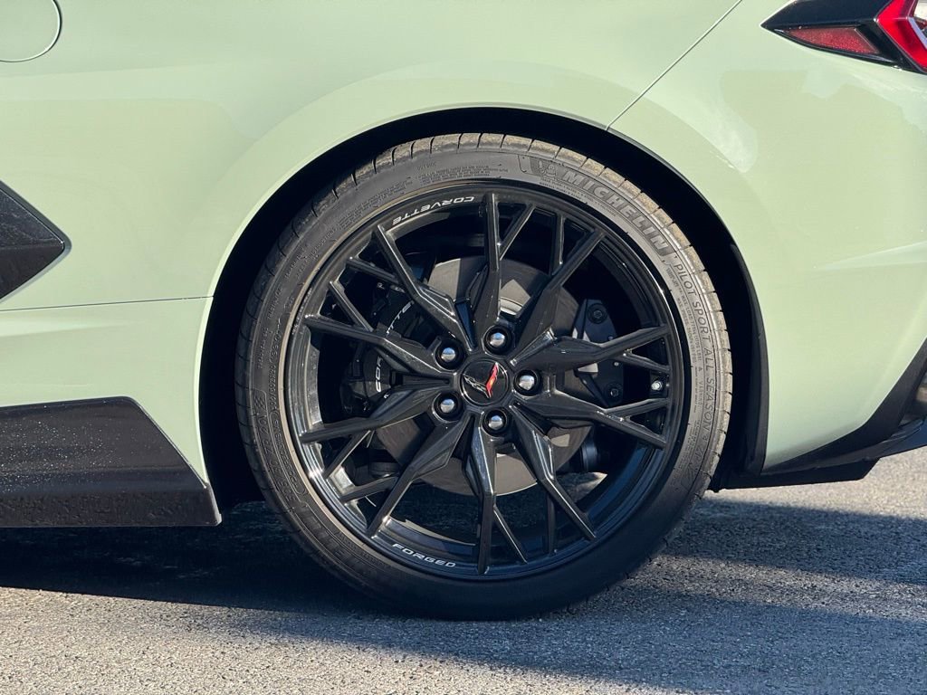 Used 2024 Chevrolet Corvette Stingray Convertible w/ 1LT image 3