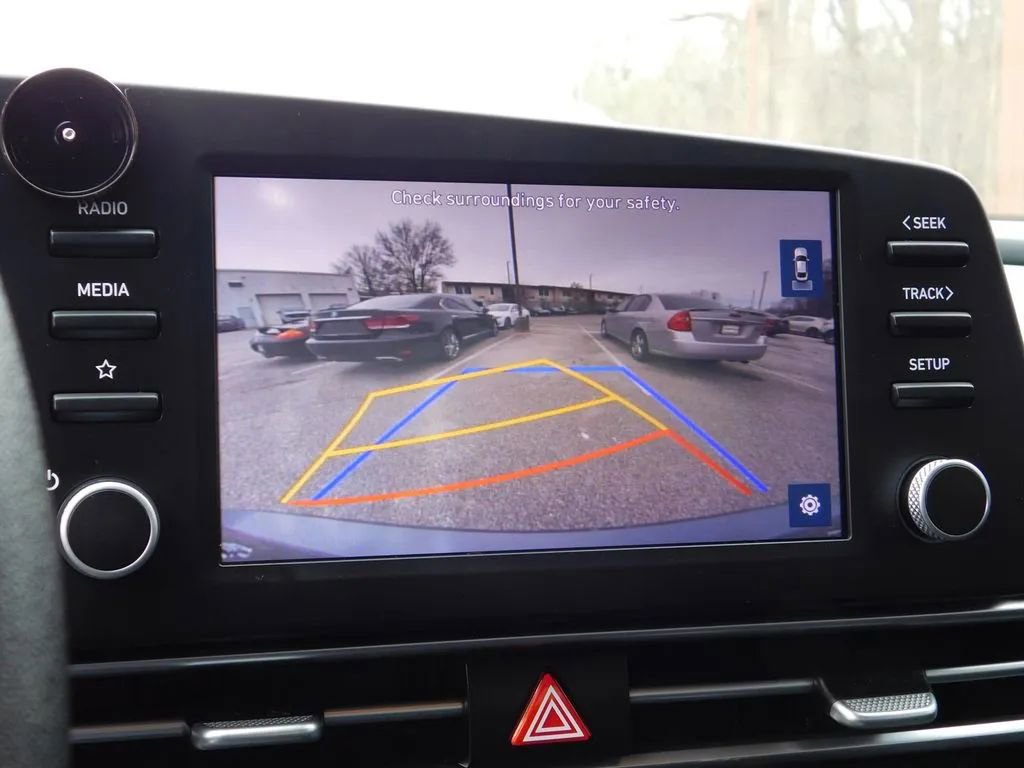 Used 2023 Hyundai Elantra SEL image 14