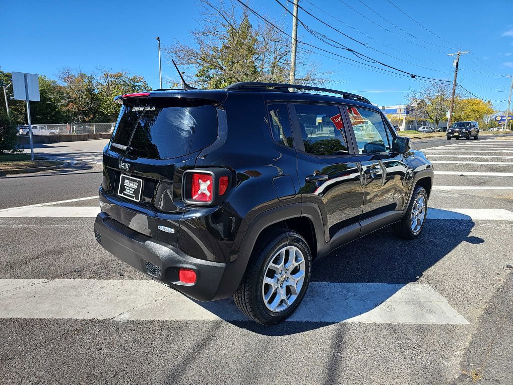Used 2017 Jeep Renegade Latitude image 5