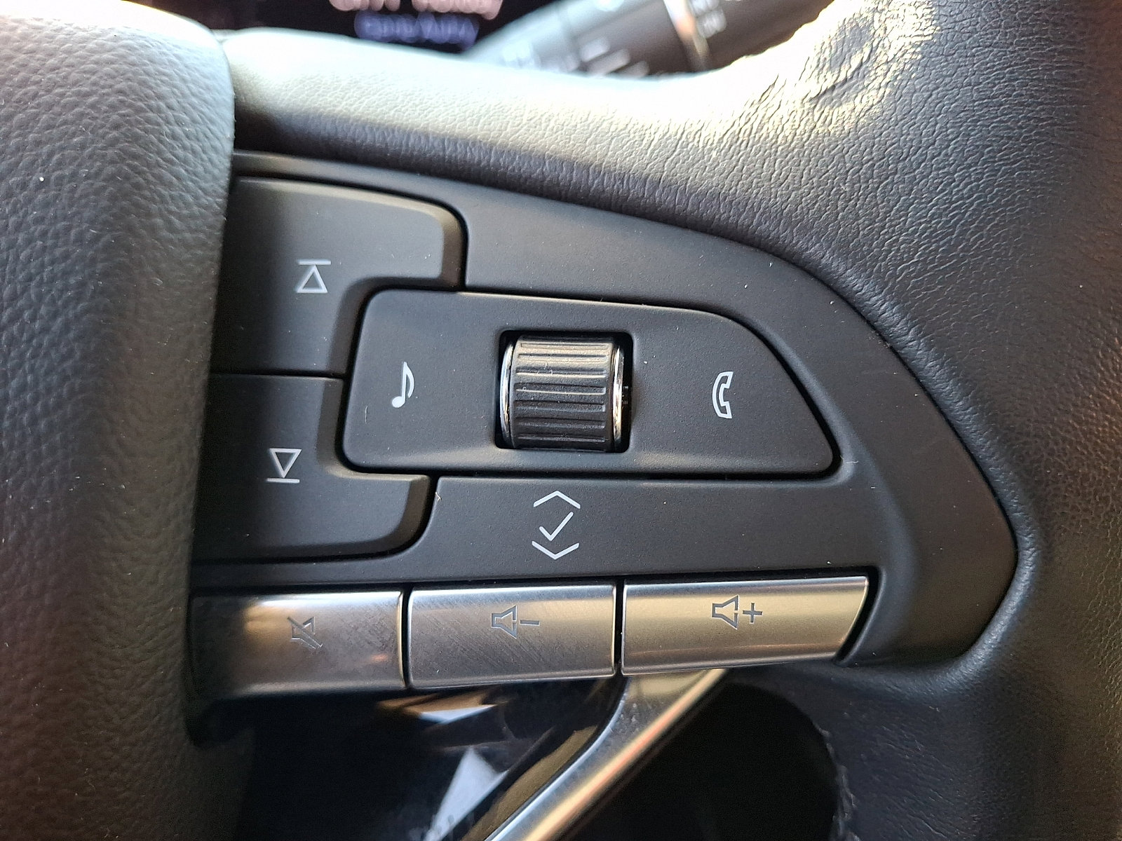 Certified 2023 Cadillac Escalade Sport w/ LPO, ONYX Package image 25