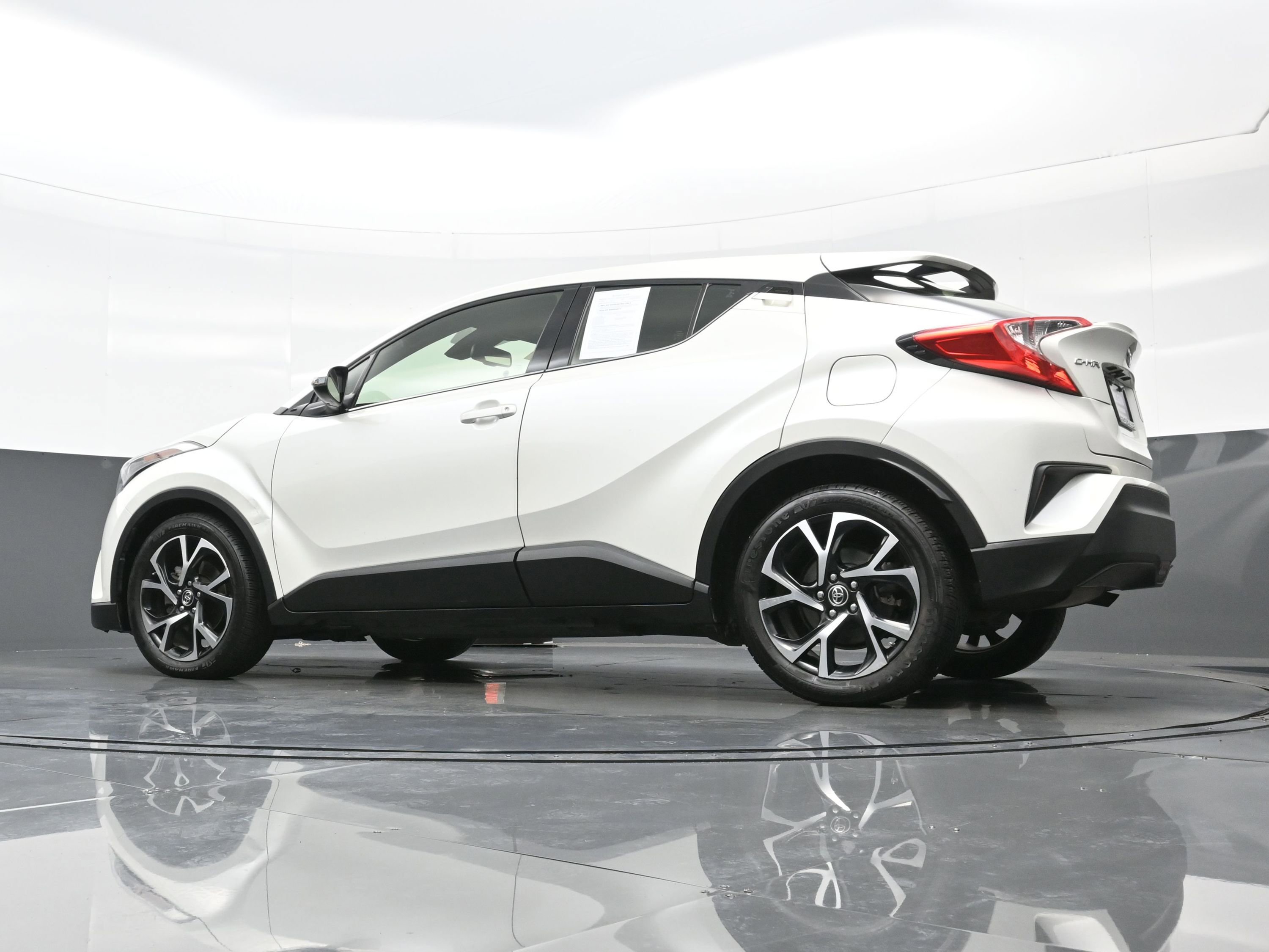 Used 2019 Toyota C-HR Limited image 28