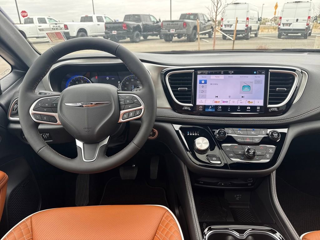 New 2026 Chrysler Pacifica Pinnacle image 9