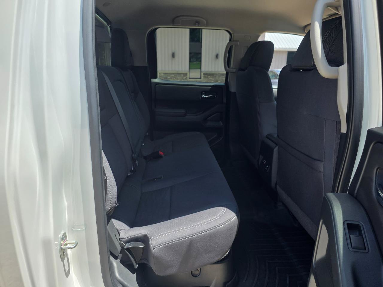 Used 2023 Nissan Frontier SV w/ SV Convenience Package AWD/4WD image 22