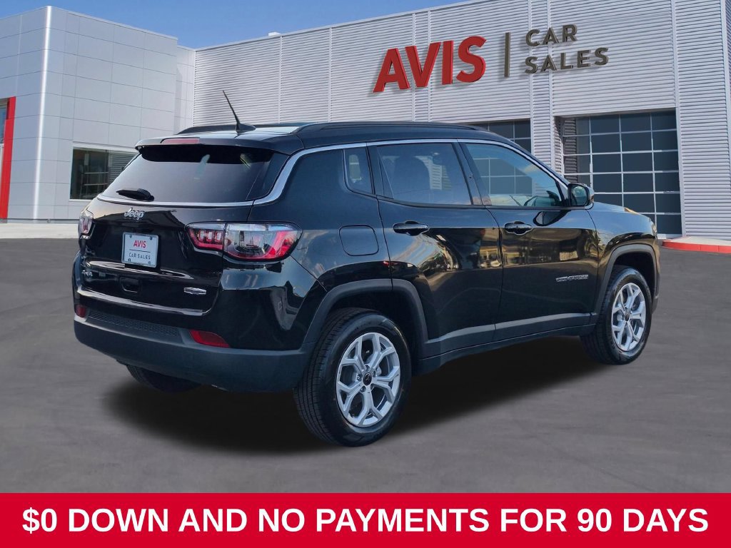 Used 2025 Jeep Compass Latitude w/ Sun & Sound Group AWD/4WD image 6