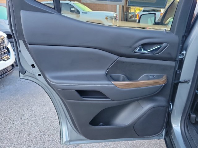 Used 2023 GMC Acadia SLE w/ Driver Convenience Package FWD image 13