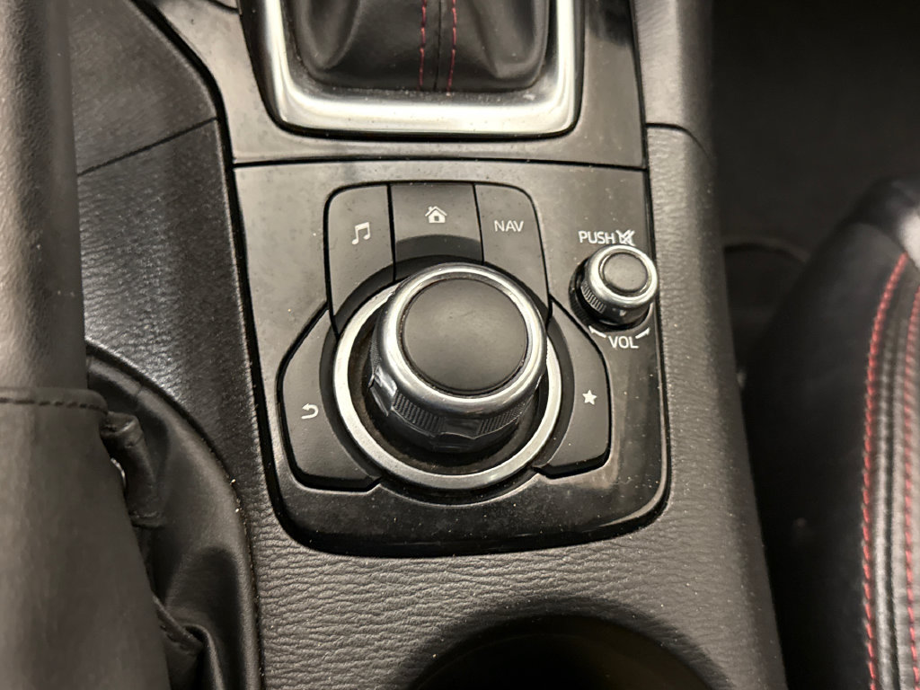 Used 2015 MAZDA MAZDA3 i Grand Touring w/ Appearance Package FWD image 29