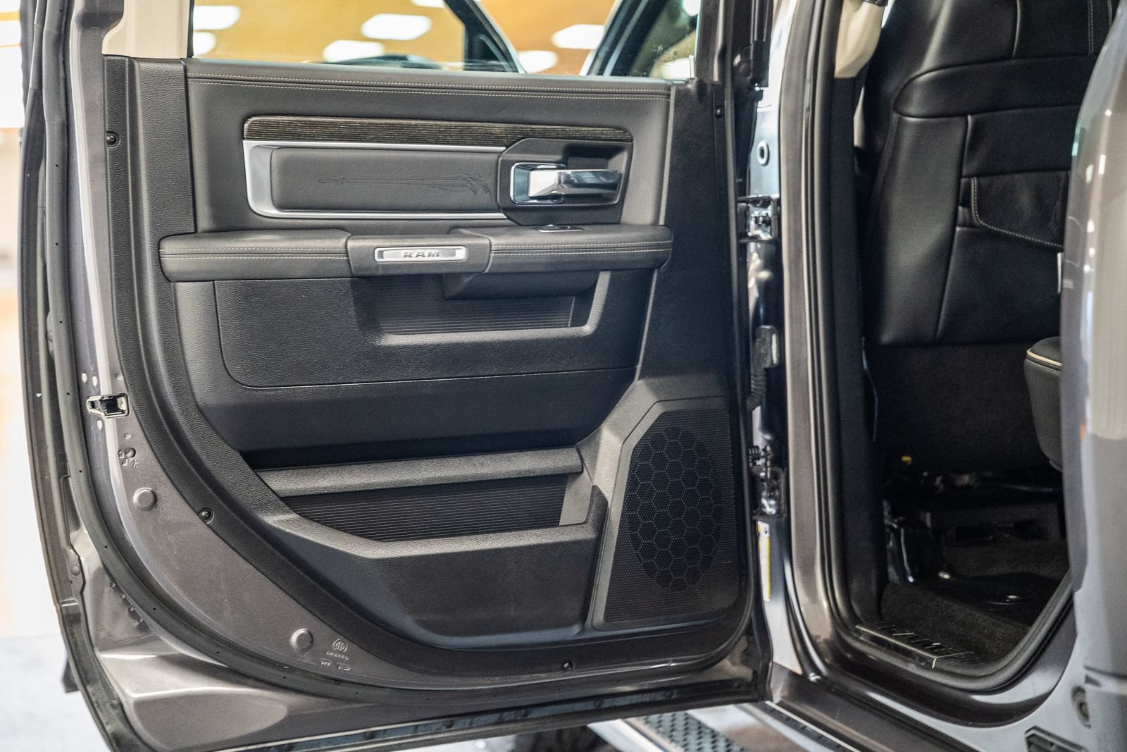 Used 2015 RAM 1500 Limited AWD/4WD image 43