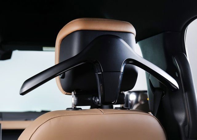 New 2026 Land Rover Defender 130 X-Dynamic SE image 13