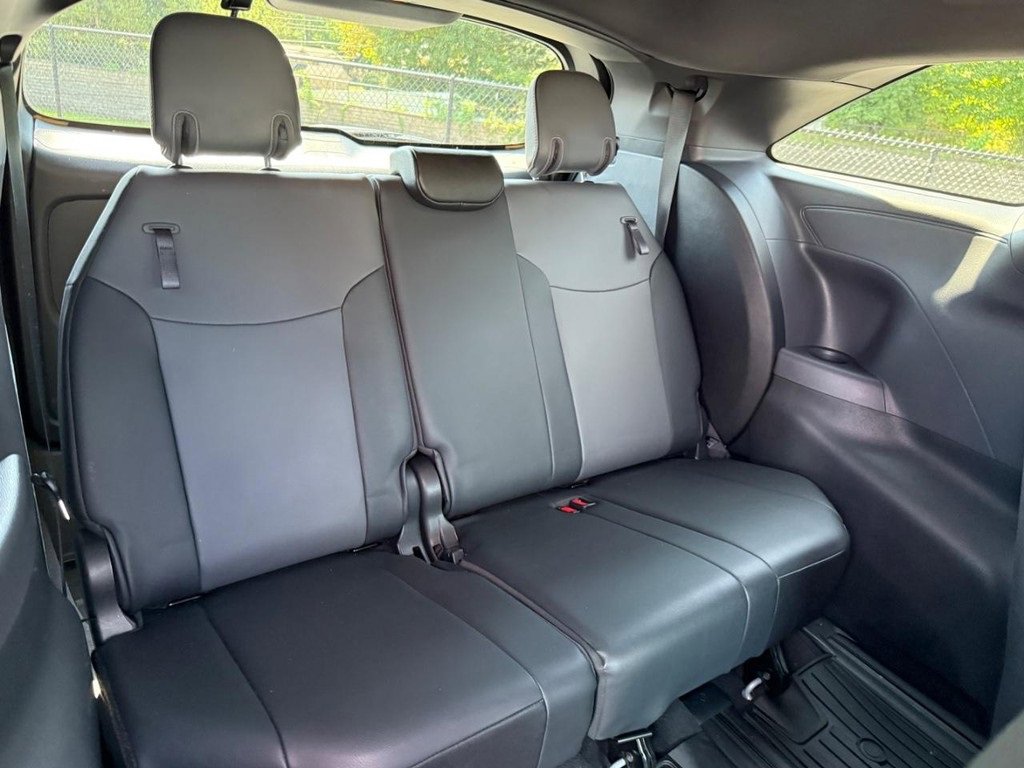 Certified 2021 Toyota Sienna XSE image 12