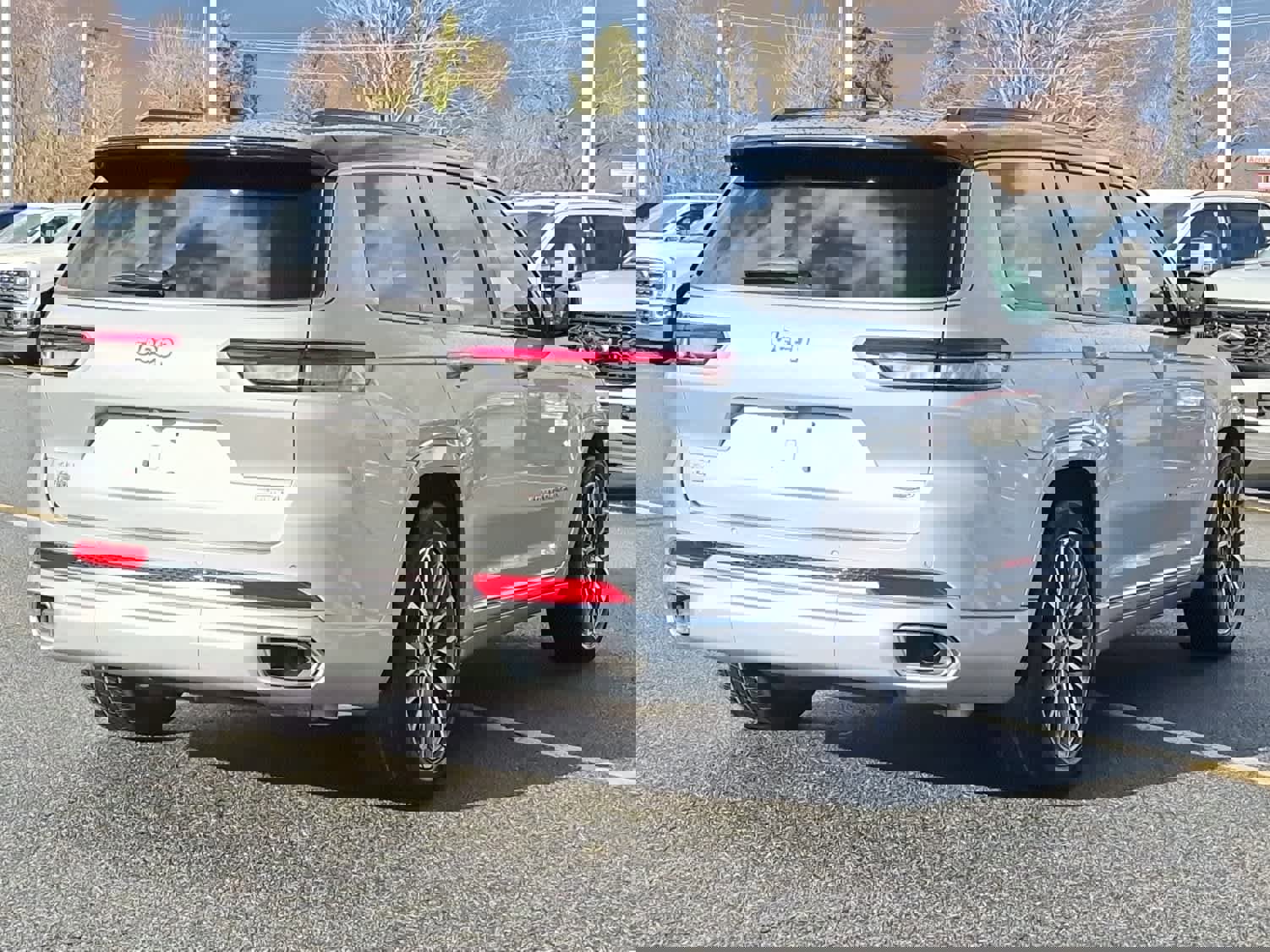 Used 2025 Jeep Grand Cherokee L Summit image 3