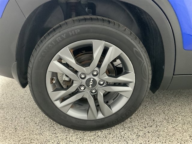 Used 2022 Kia Seltos LX image 11