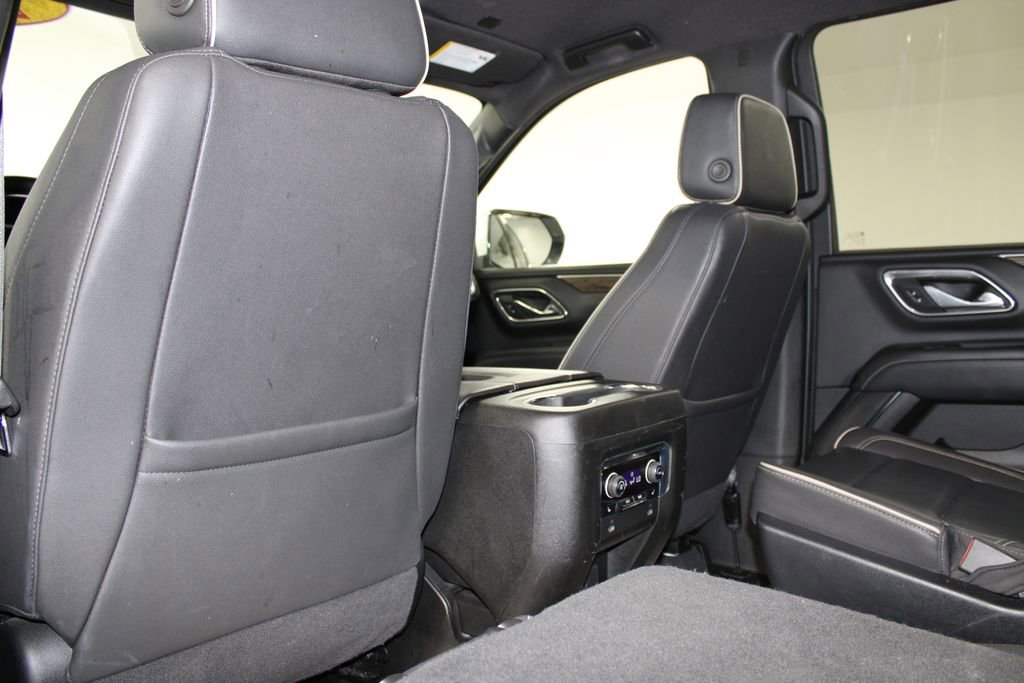 Used 2023 Chevrolet Suburban Premier image 29