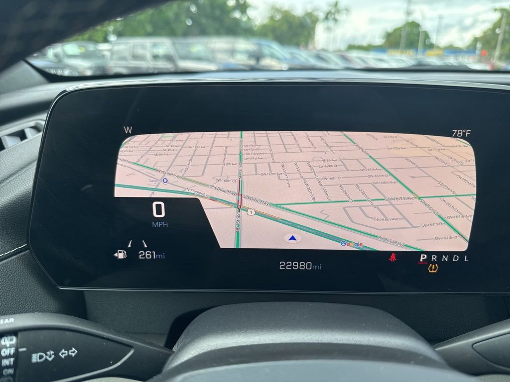 Used 2025 Chevrolet Traverse LT image 24