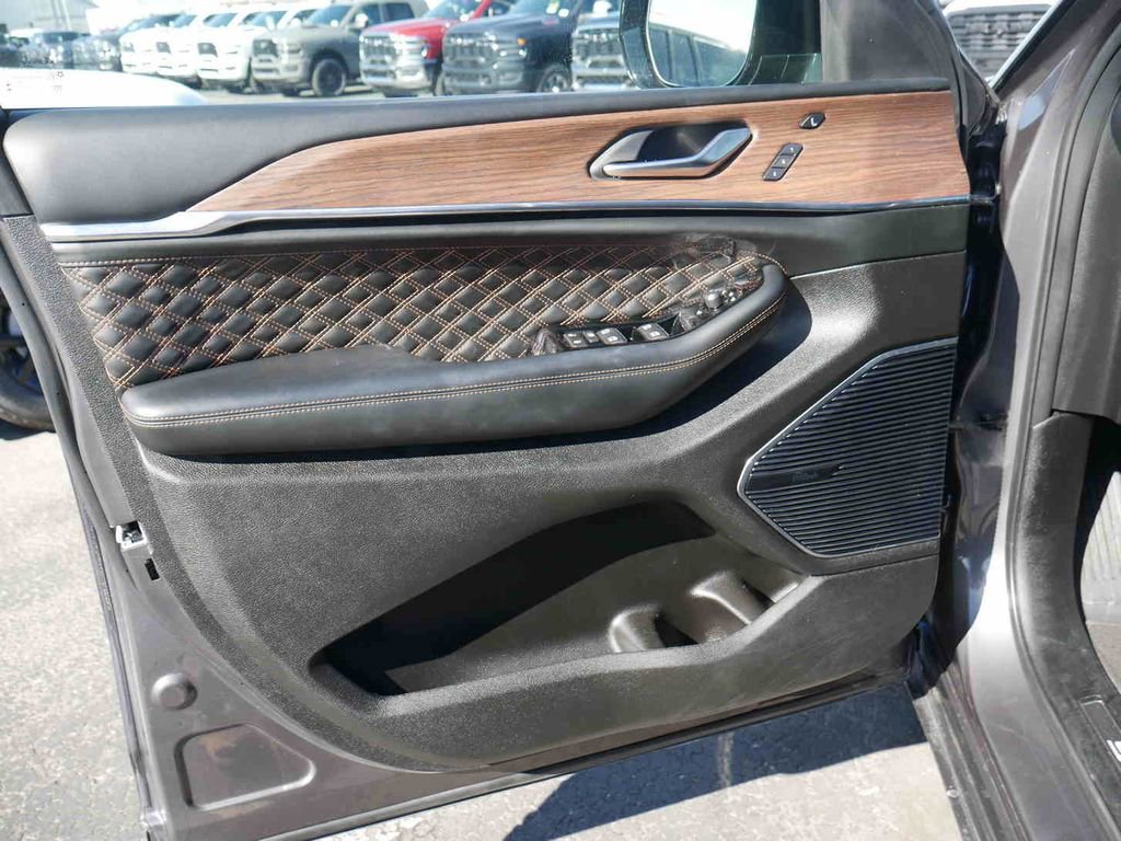 Used 2023 Jeep Grand Cherokee Summit w/ Adv Protech Group IV image 25