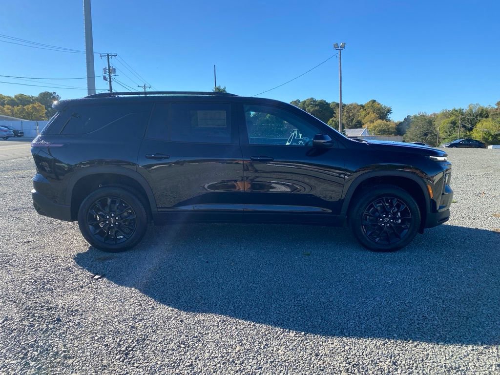 New 2026 Chevrolet Traverse LT w/ Midnight/Sport Edition image 2