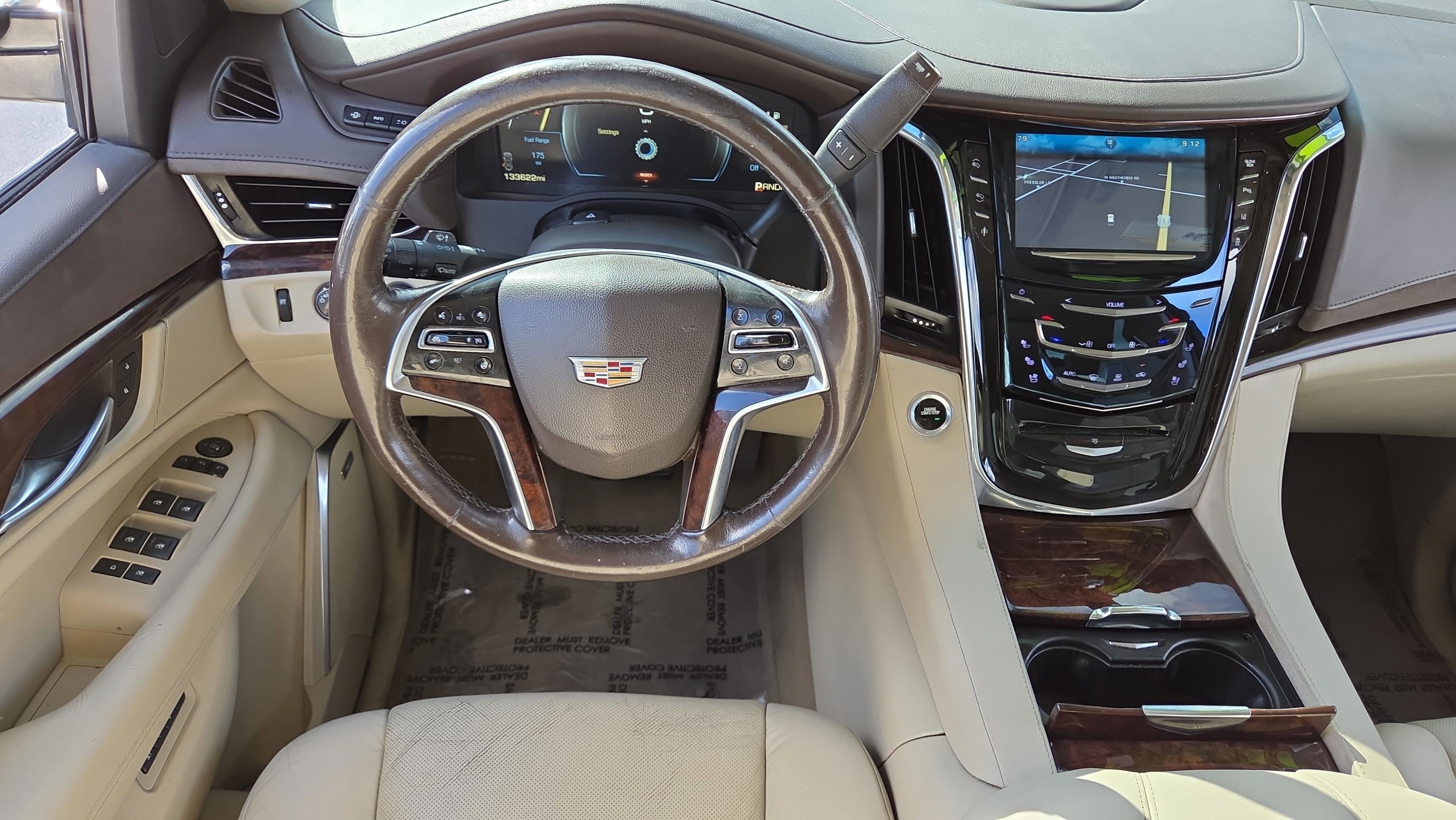Used 2015 Cadillac Escalade Luxury image 13