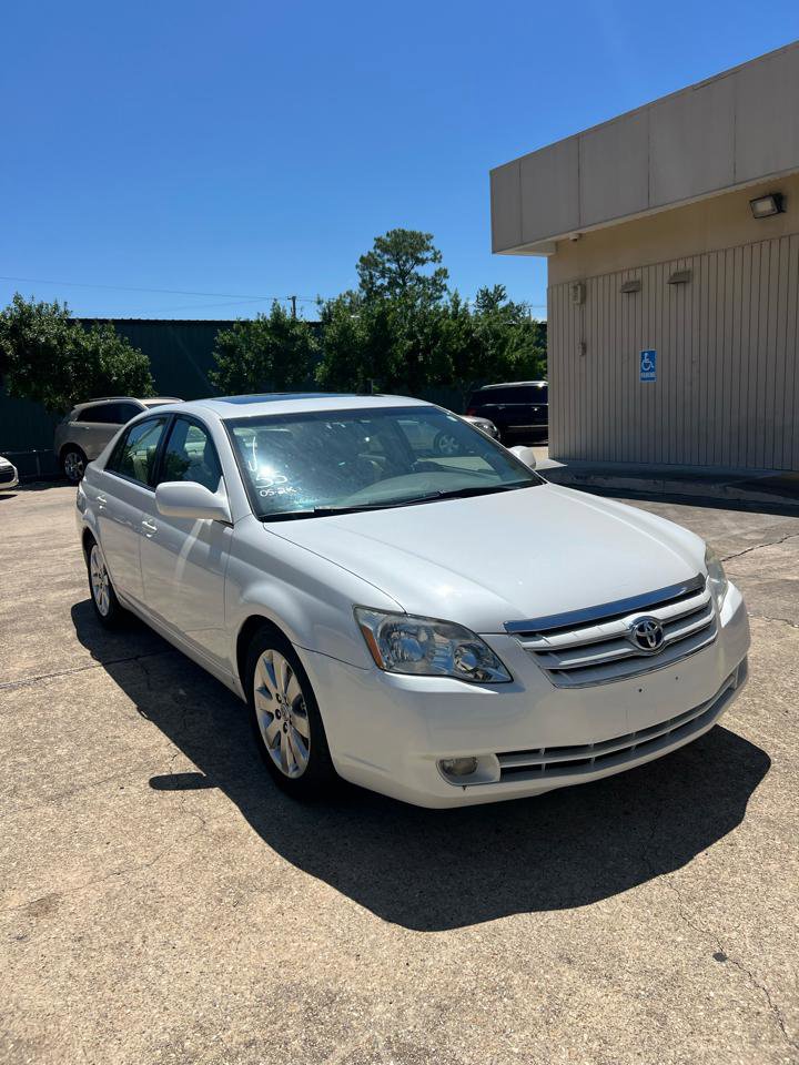 Used 2005 Toyota Avalon XL FWD image 2