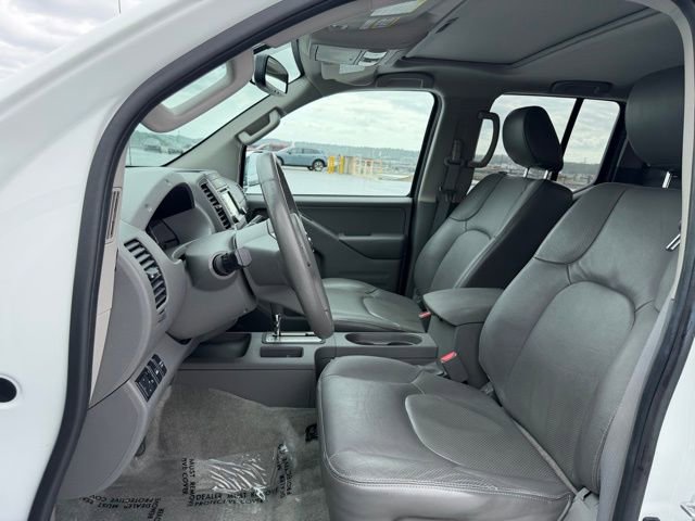 Used 2016 Nissan Frontier SL w/ Moonroof Package AWD/4WD image 12