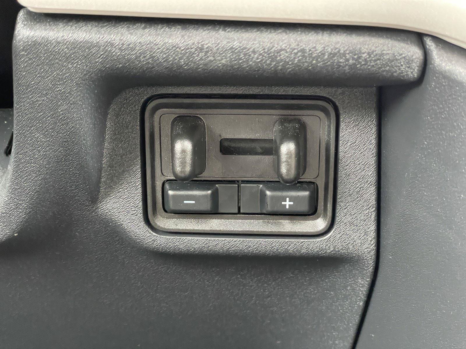 Used 2025 Ford Expedition Active AWD/4WD image 24