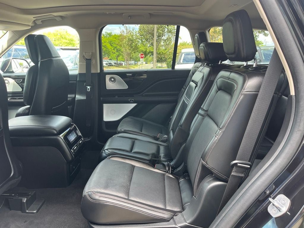 Certified 2023 Lincoln Aviator Reserve w/ Equipment Group 201A AWD/4WD image 13