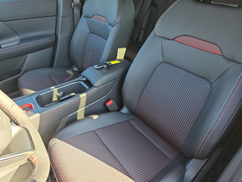 New 2026 Nissan Kicks SR FWD image 19