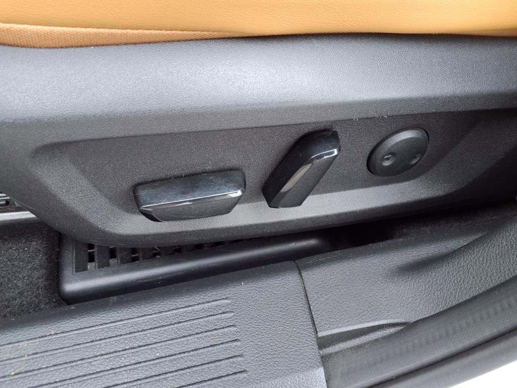 Used 2021 Nissan Rogue Platinum image 12