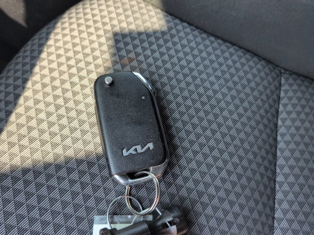 Used 2024 Kia Soul LX w/ Option Group 015 FWD image 28