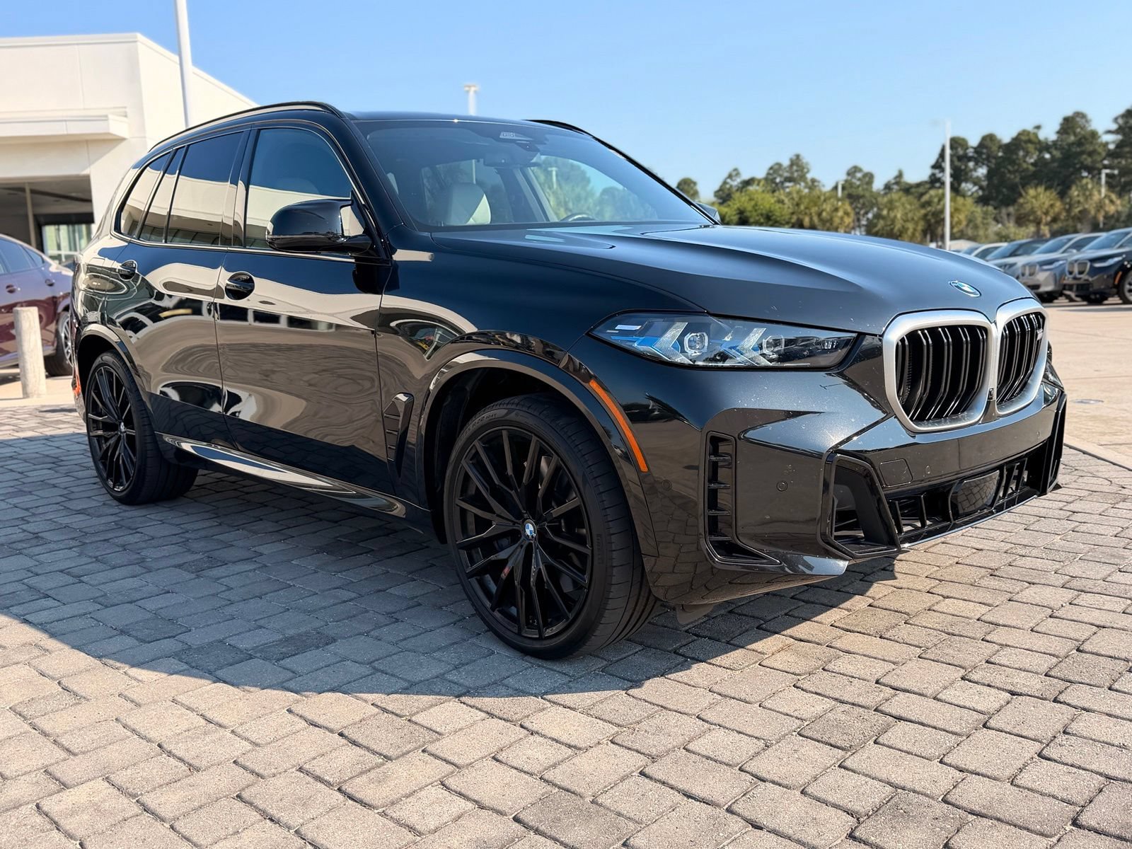 Certified 2025 BMW X5 M60i AWD/4WD image 7