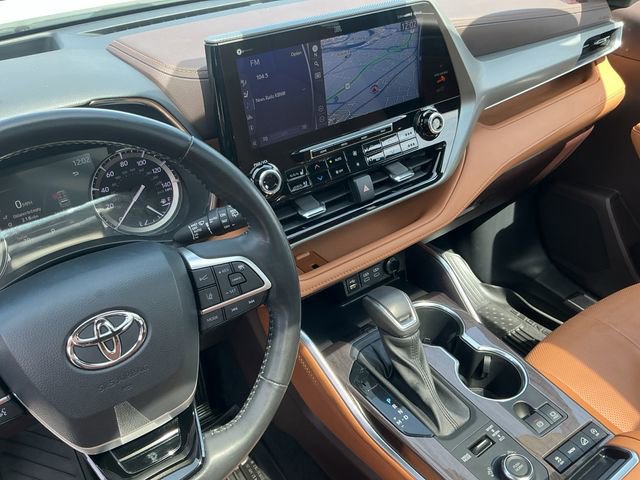 Used 2022 Toyota Highlander Platinum AWD/4WD image 27