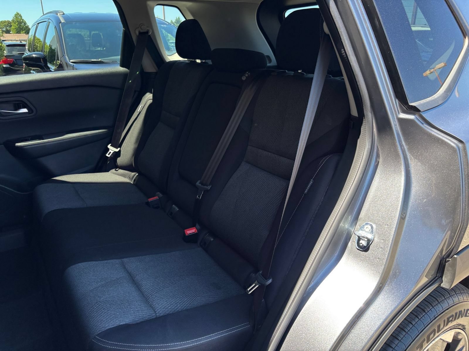 Used 2025 Nissan Rogue SV FWD image 38