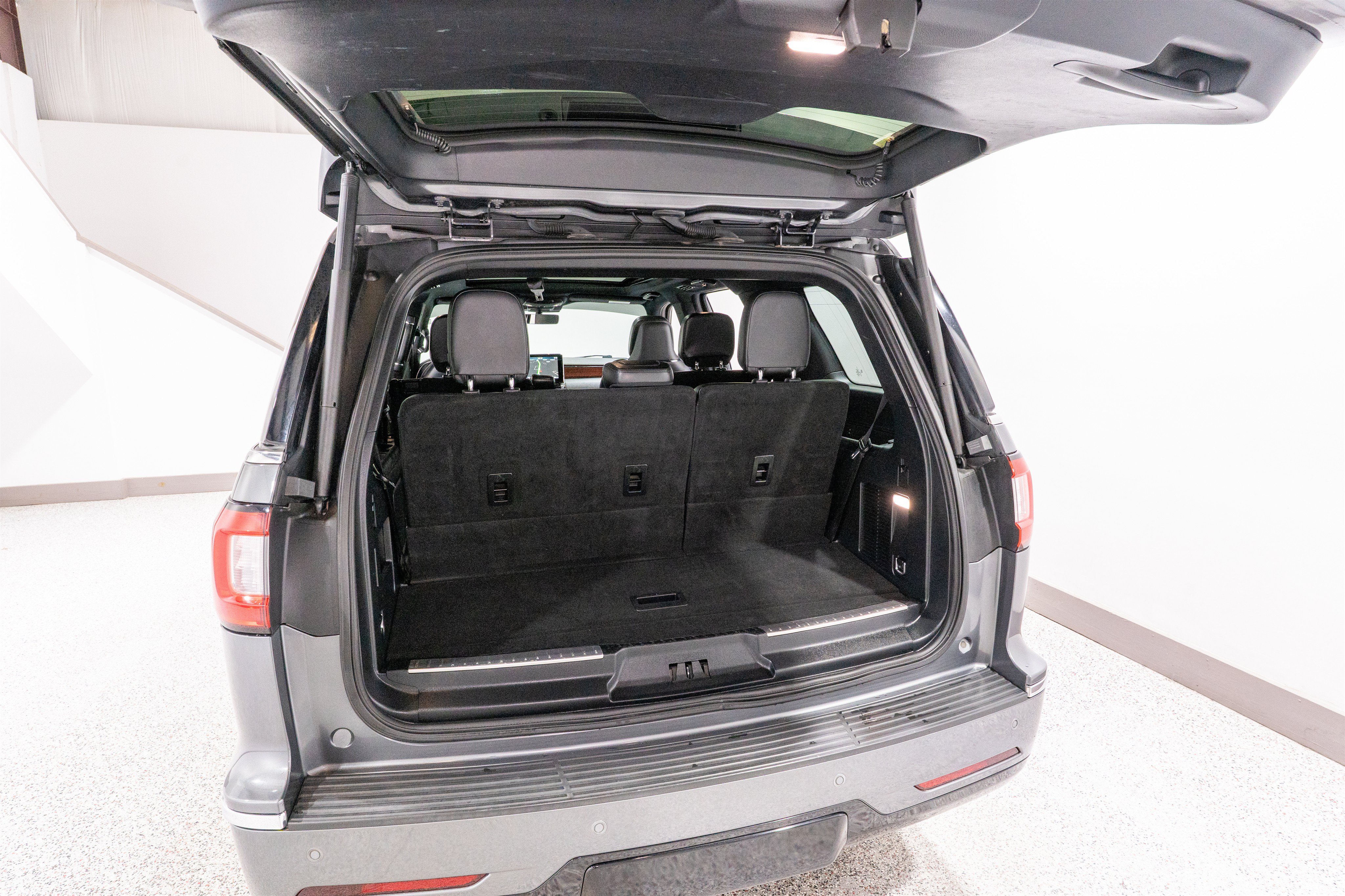 Used 2021 Lincoln Navigator Reserve RWD image 36