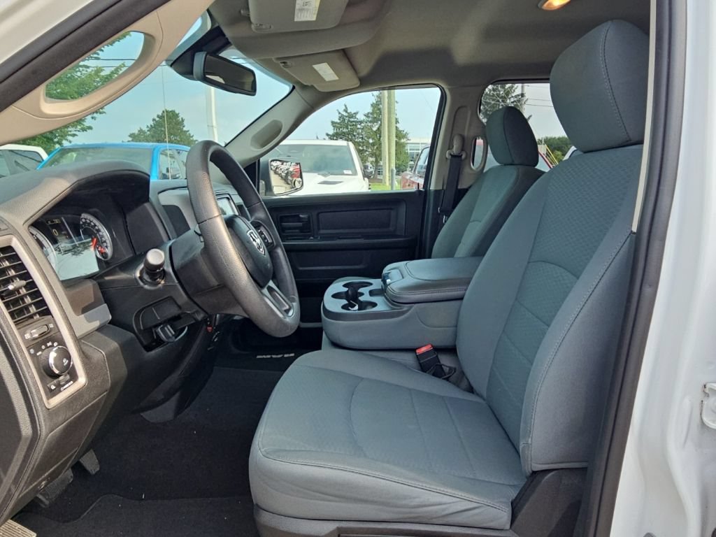 Used 2018 RAM 1500 Express AWD/4WD image 9
