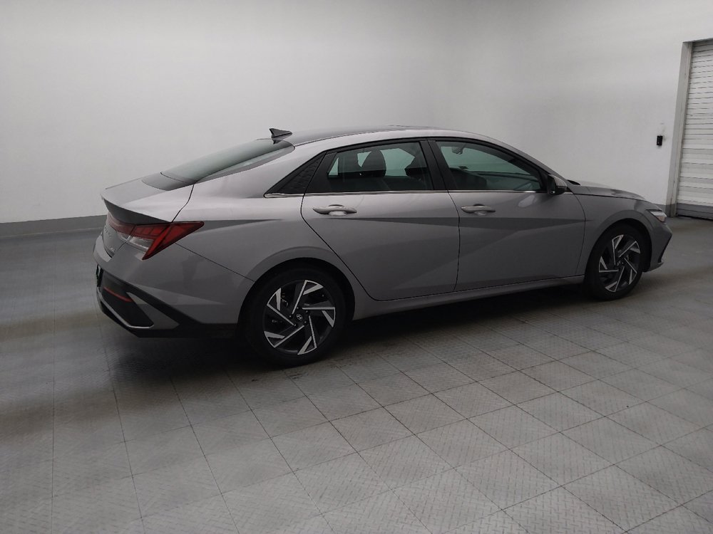 Used 2025 Hyundai Elantra Limited FWD image 10