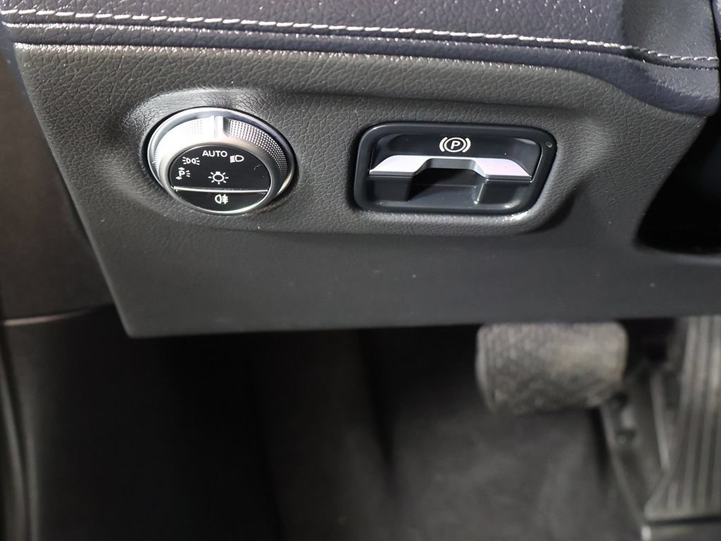 Used 2023 Mercedes-Benz EQS 450+ 4MATIC Sedan image 43