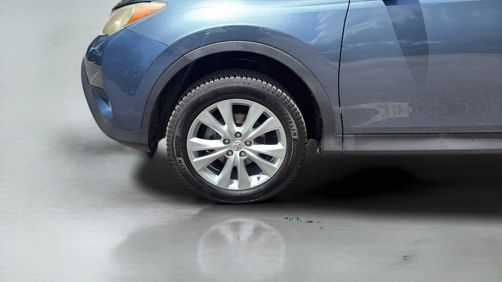 Used 2014 Toyota RAV4 Limited w/ Technology Package FWD image 27
