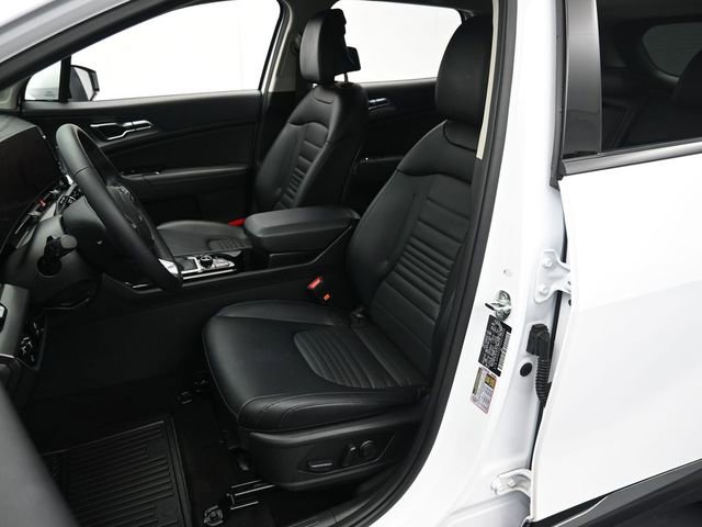 Used 2025 Kia Sportage SX image 12