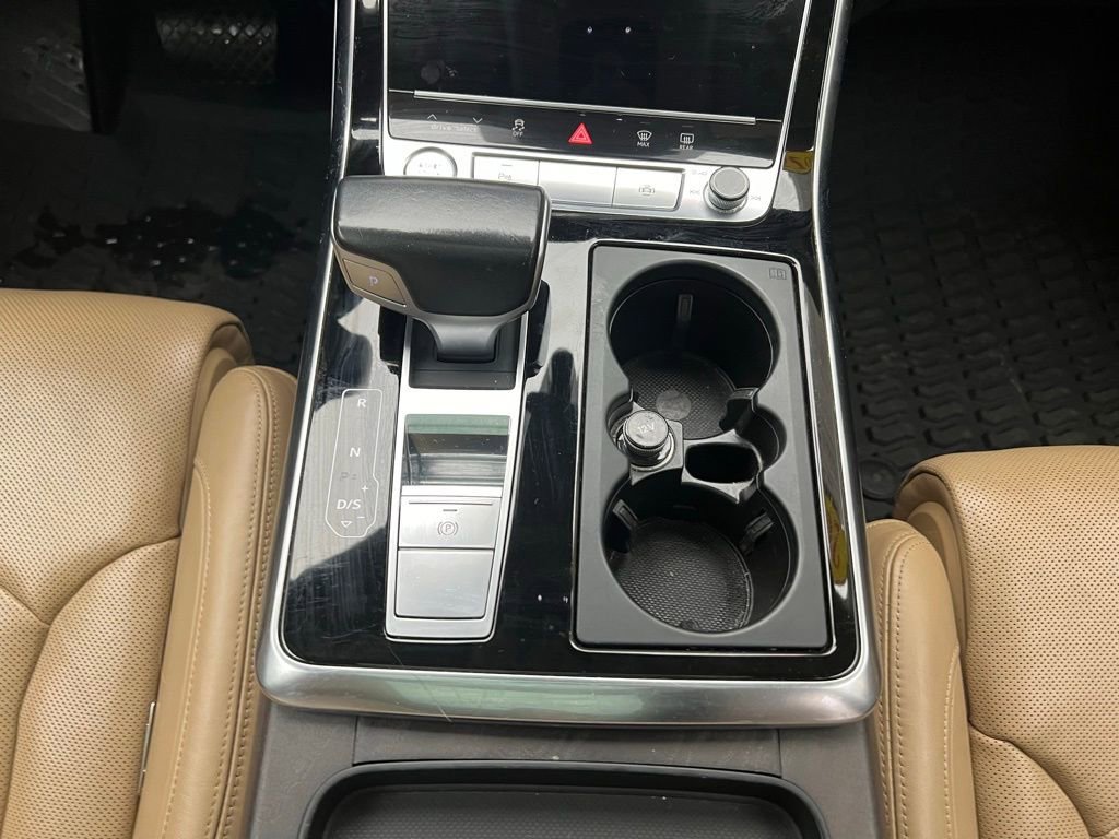 Used 2019 Audi Q8 Prestige w/ Luxury Package image 11