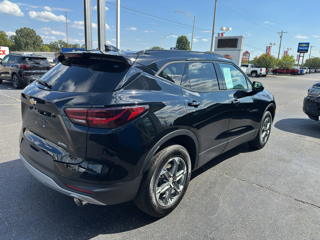 Used 2023 Chevrolet Blazer LT w/ Convenience Package FWD image 4