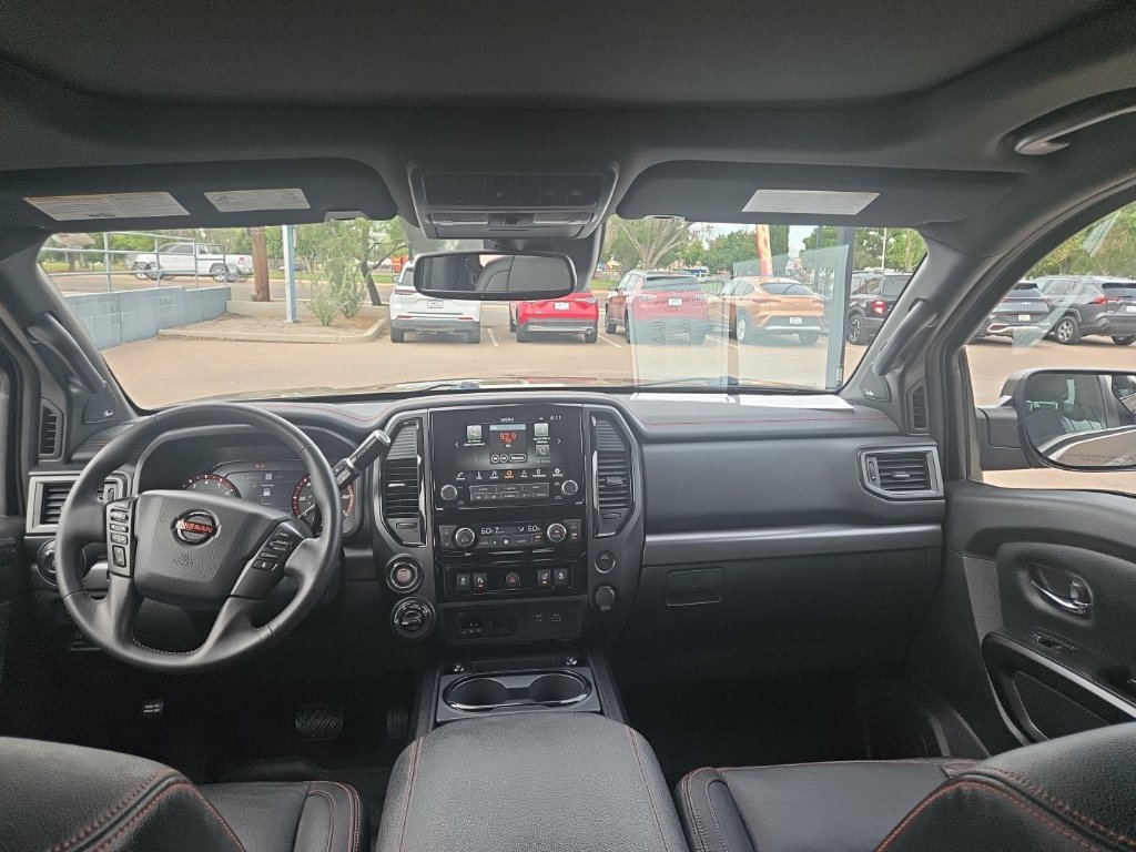 Used 2022 Nissan Titan PRO-4X w/ Pro-4x Convenience Package AWD/4WD image 17