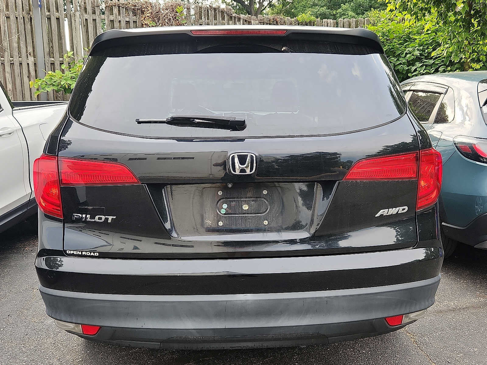 Used 2017 Honda Pilot LX image 2