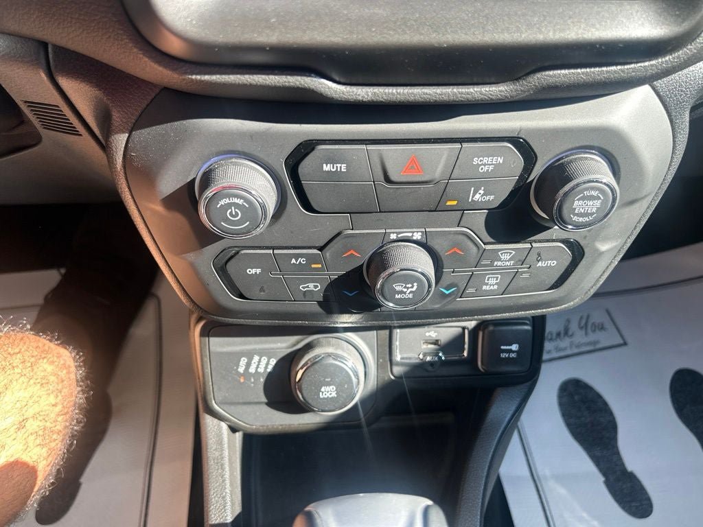 Used 2023 Jeep Renegade Limited AWD/4WD image 19