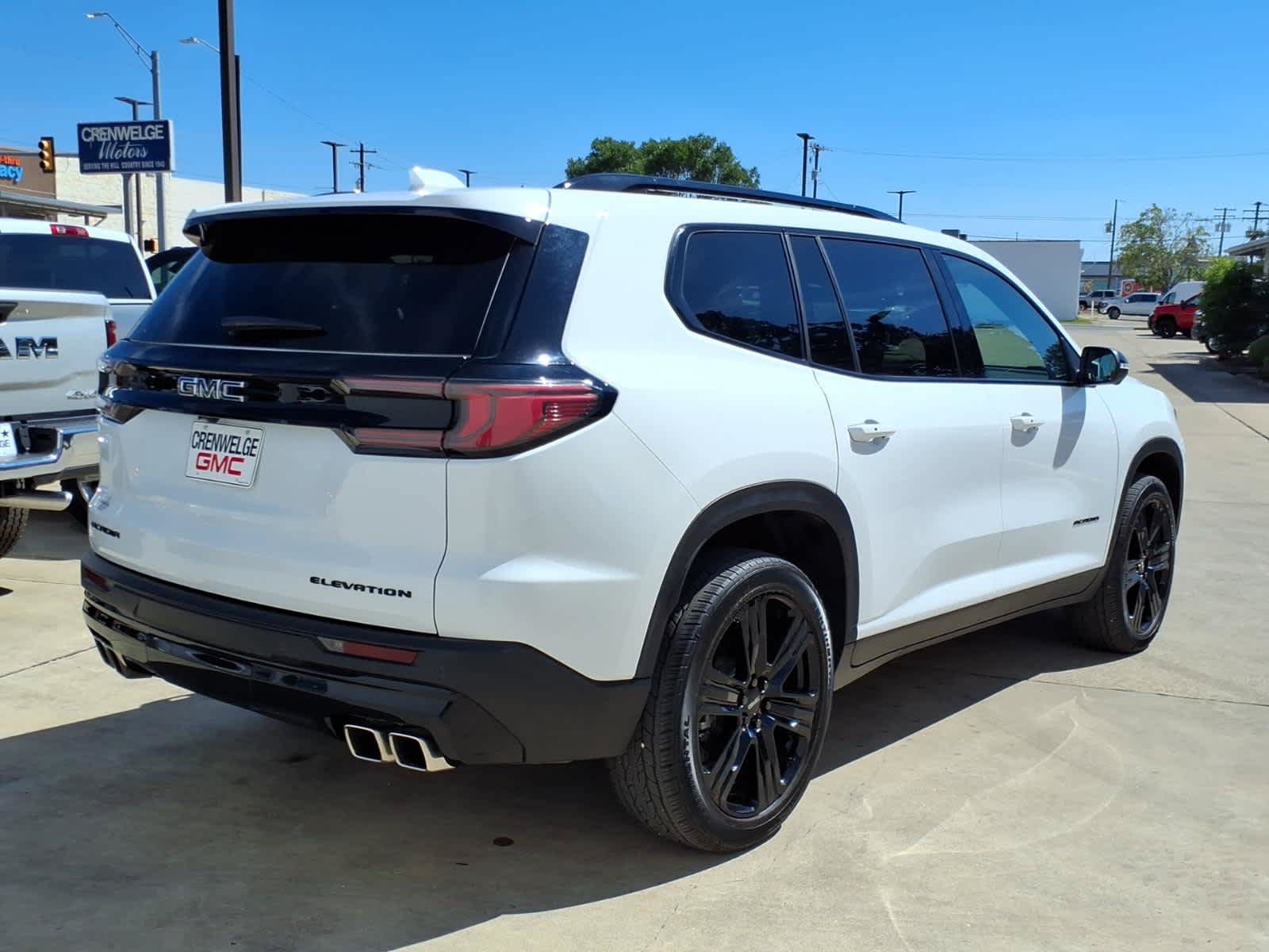 Certified 2025 GMC Acadia Elevation w/ Elevation Premium Package FWD image 29