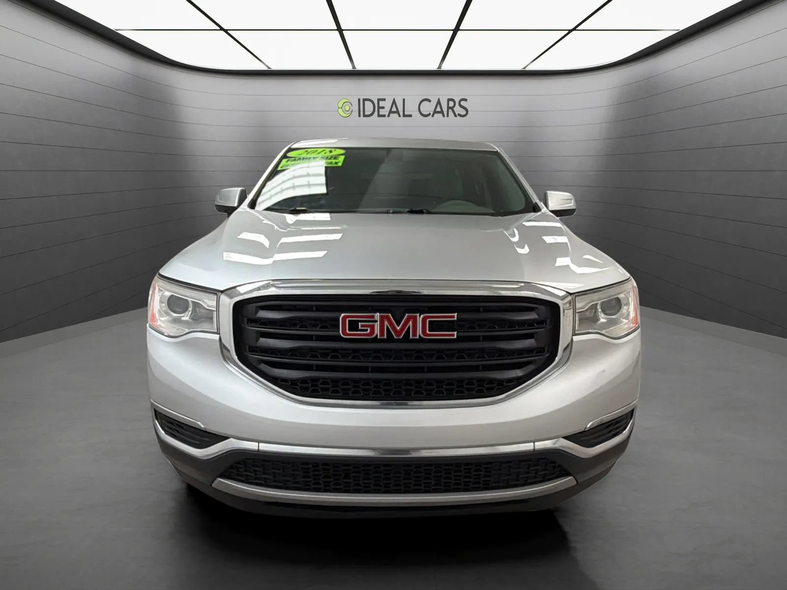 Used 2018 GMC Acadia SLE FWD image 2