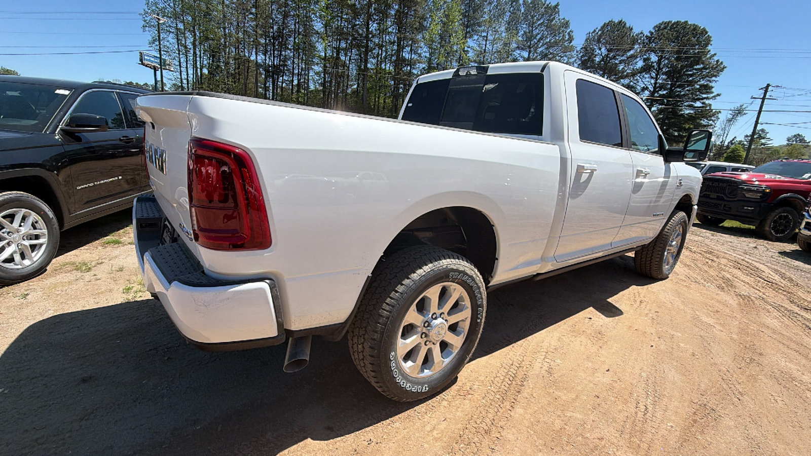 New 2026 RAM 2500 Laramie AWD/4WD image 8