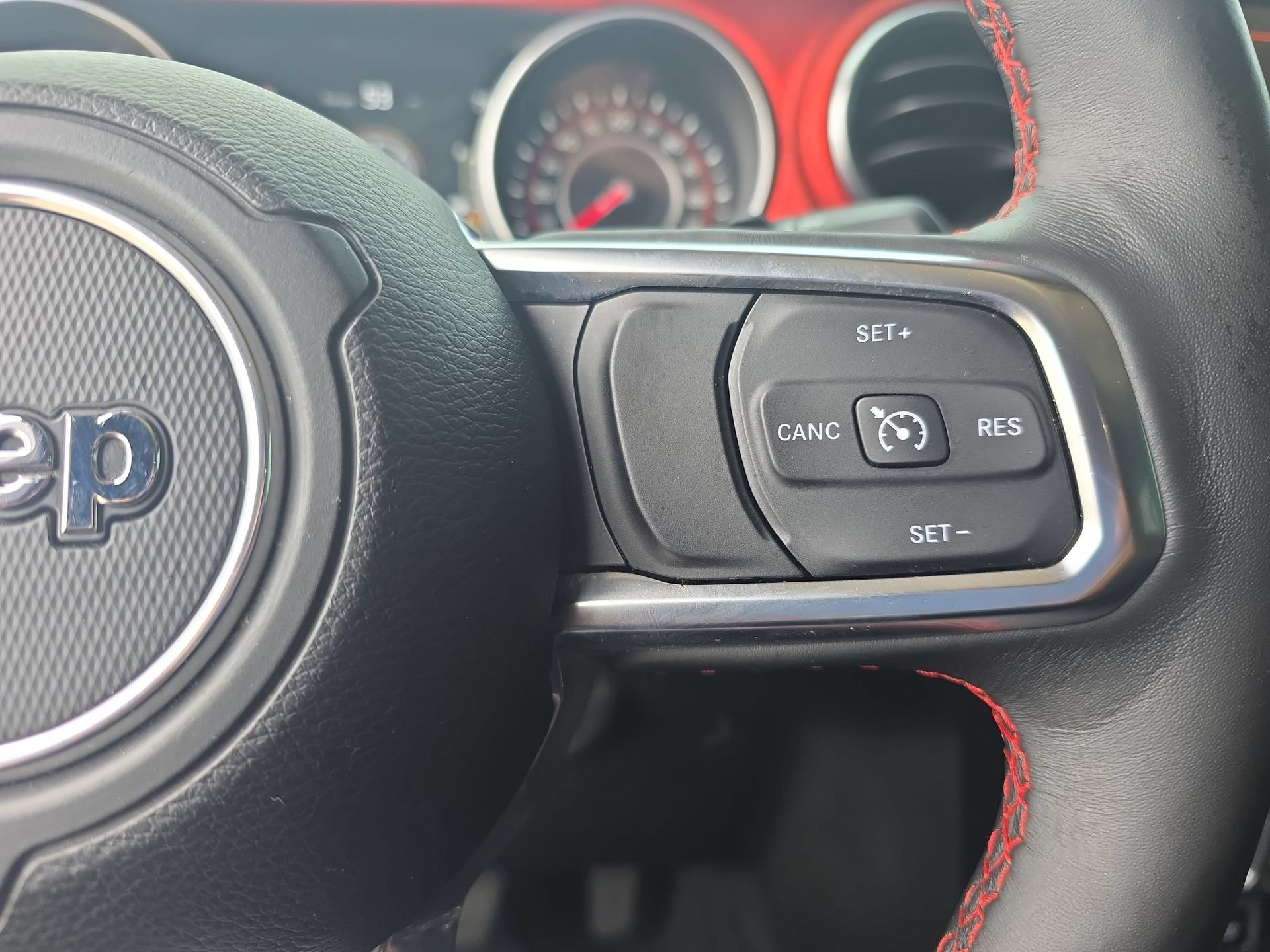 Used 2018 Jeep Wrangler Unlimited Rubicon AWD/4WD image 17
